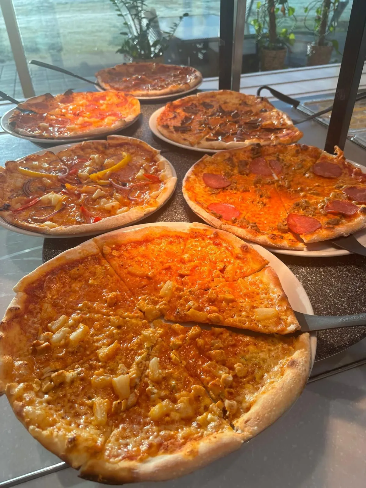 Uunituore pizza